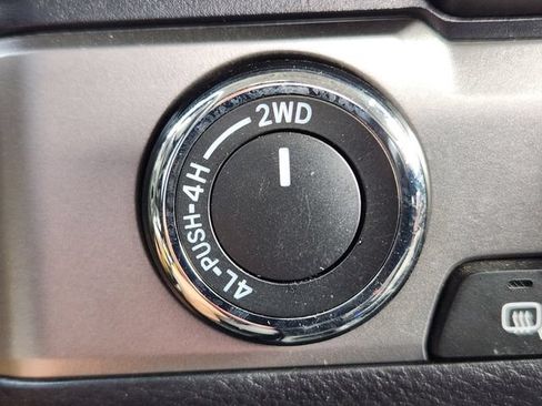 Used 2020 Toyota Tacoma SR AWD/4WD image 30