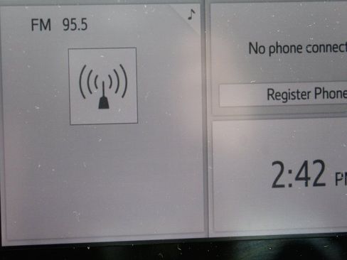 Used 2021 Toyota Camry SE image 13