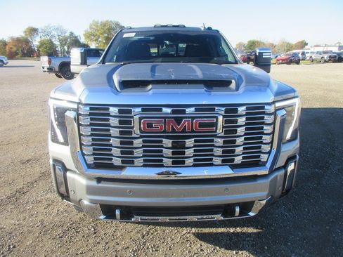 New 2026 GMC Sierra 2500 Denali w/ Denali Reserve Package image 12