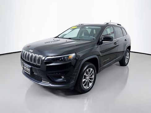 Used 2019 Jeep Cherokee Latitude Plus w/ Cold Weather Group AWD/4WD image 3