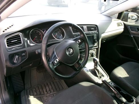 Used 2019 Volkswagen Golf S FWD image 9