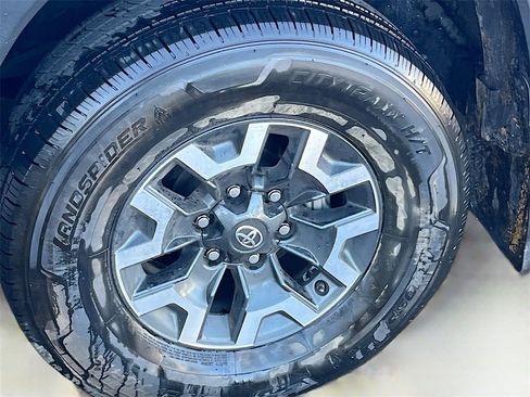 Used 2023 Toyota Tacoma TRD Off-Road image 28