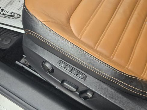 Used 2018 Volkswagen Passat 2.0T SEL Premium image 15