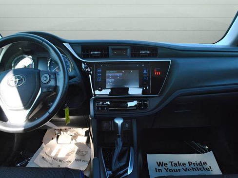 Used 2019 Toyota Corolla SE FWD image 9