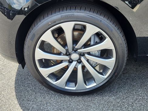 New 2025 Land Rover Range Rover SE image 9