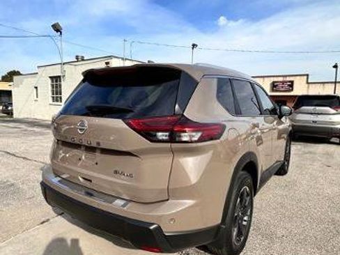 Certified 2024 Nissan Rogue SV w/ SV Premium Package image 7