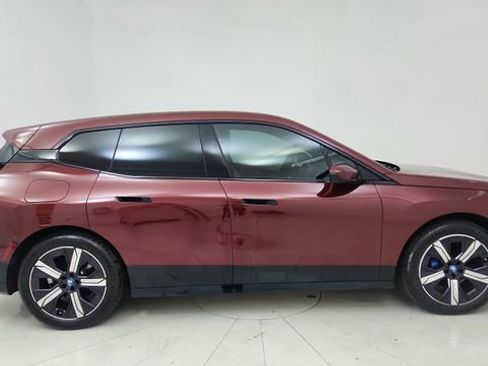 Used 2023 BMW iX xDrive50 w/ Premium Package image 6