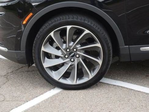 Used 2022 Lincoln Nautilus Reserve w/ Equipment Group 201A AWD/4WD image 28