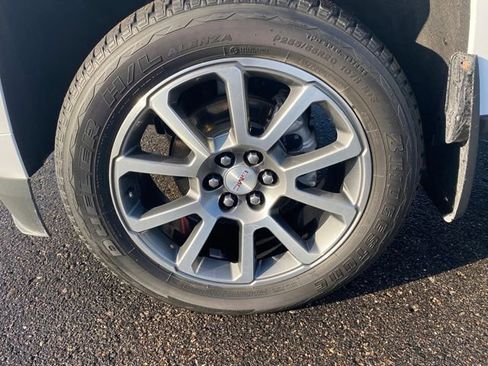 Certified 2022 GMC Canyon Denali image 24