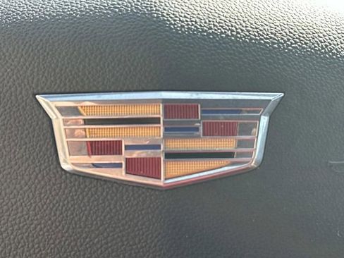 Used 2023 Cadillac XT4 Premium Luxury FWD image 19
