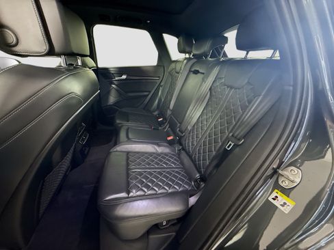 Used 2018 Audi SQ5 Prestige w/ Prestige Package AWD/4WD image 25