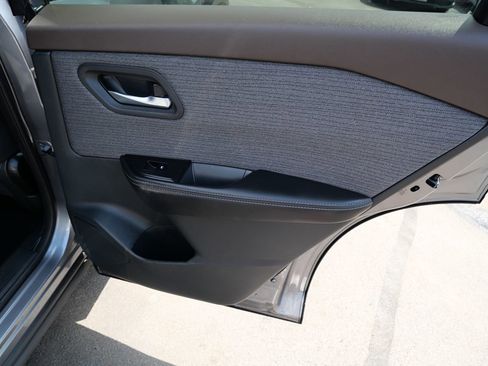 Used 2021 Nissan Rogue SV AWD/4WD image 25