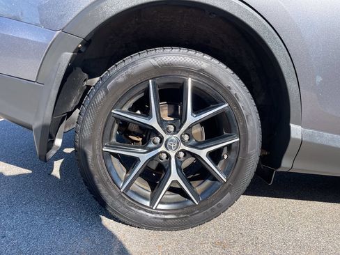 Used 2017 Toyota RAV4 SE AWD/4WD image 12
