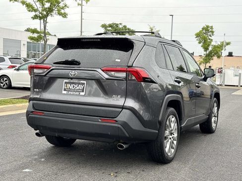 Used 2019 Toyota RAV4 XLE Premium w/ Cold Weather Package AWD/4WD image 5