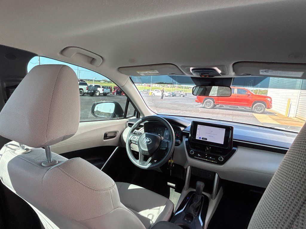 Used 2024 Toyota Corolla Cross L FWD image 27