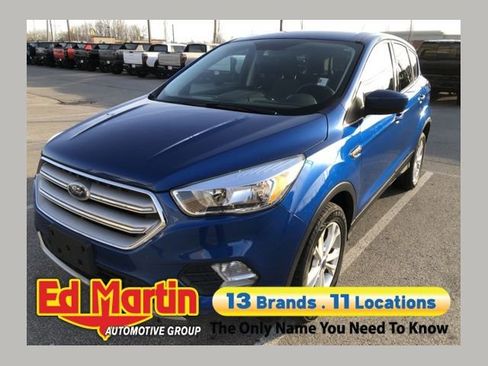 Used 2019 Ford Escape SE image 1