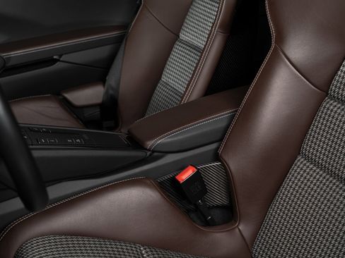 Used 2016 Porsche 911 R image 25