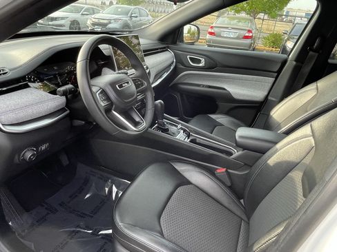 Used 2024 Jeep Compass Latitude AWD/4WD image 10