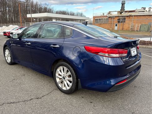 Used 2018 Kia Optima EX w/ Premium Package image 5