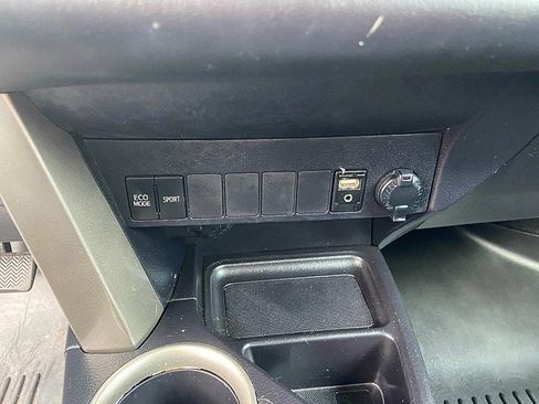 Used 2014 Toyota RAV4 XLE image 16