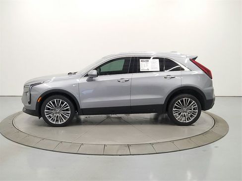 Used 2024 Cadillac XT4 Premium Luxury image 4