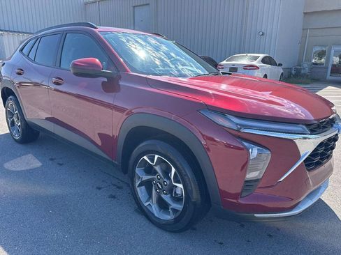 Used 2024 Chevrolet Trax LT image 3