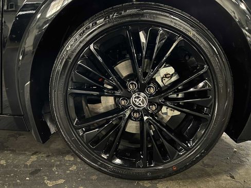 Used 2025 Toyota Prius AWD image 9