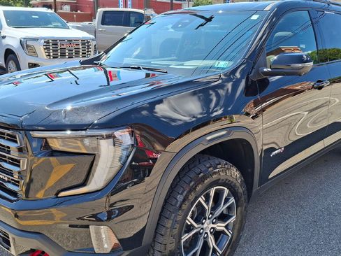 Used 2025 GMC Acadia AT4 w/ Luxury Package AWD/4WD image 3