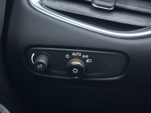 Used 2017 Chevrolet Malibu LT image 20