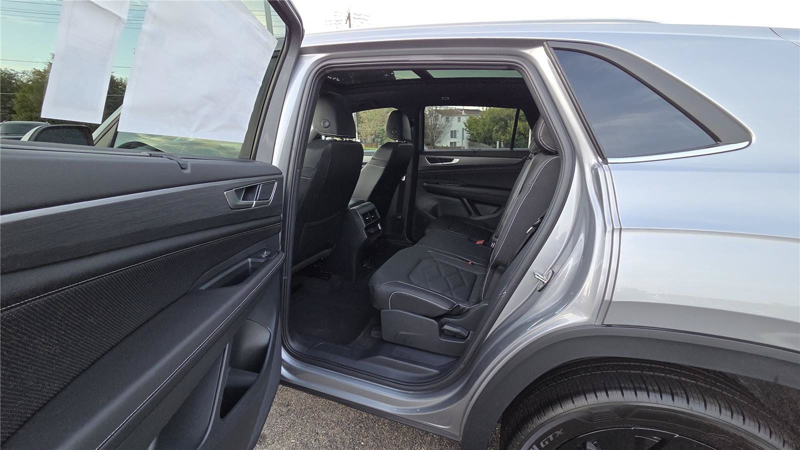 New 2026 Volkswagen Atlas Cross Sport SE AWD/4WD image 24