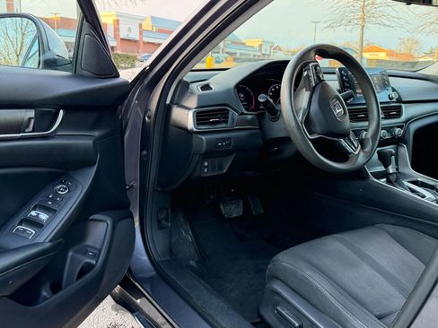 Used 2018 Honda Accord EX image 13