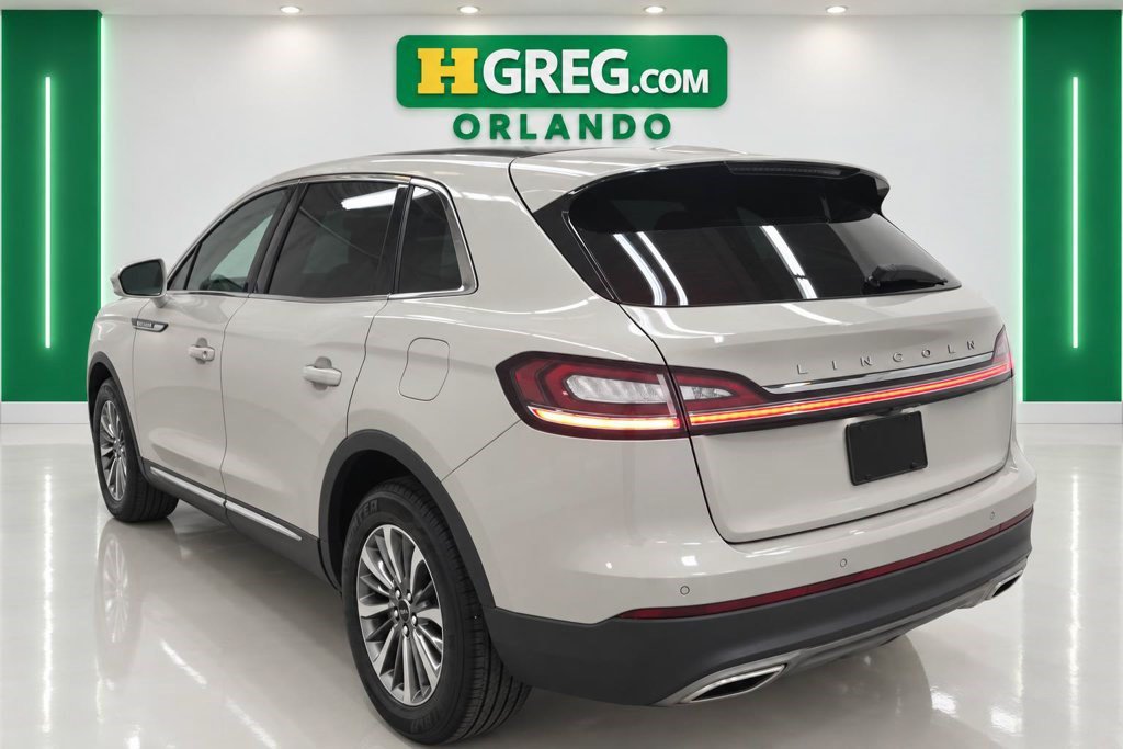 Used 2022 Lincoln Nautilus Reserve AWD/4WD image 2