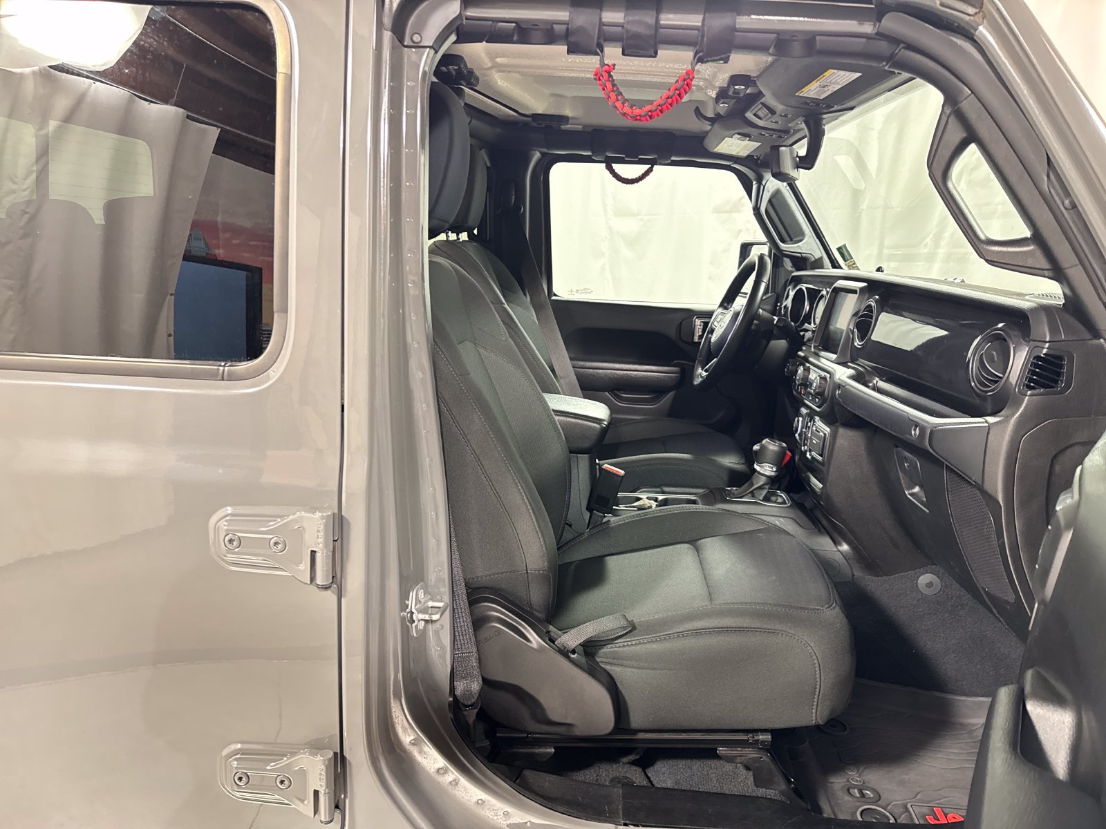 Used 2022 Jeep Gladiator Sport AWD/4WD image 11
