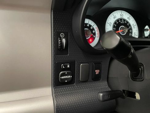 Used 2014 Toyota FJ Cruiser 2WD w/ Convenience Package image 24
