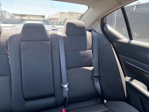 Used 2025 Nissan Altima 2.5 SV FWD image 38