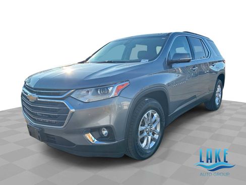 Certified 2020 Chevrolet Traverse LT w/ Driver Confidence II Package image 1