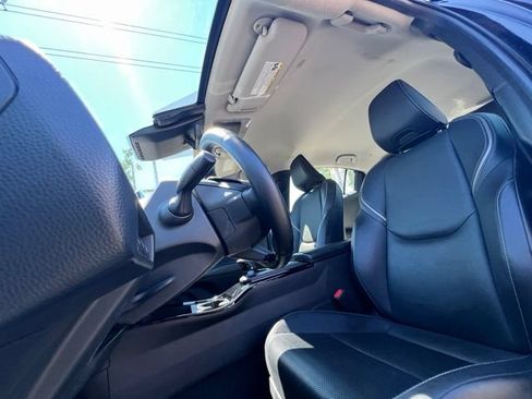Used 2023 Toyota Prius XLE FWD image 14