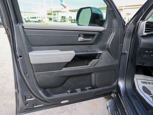 Used 2024 Toyota Tundra Limited AWD/4WD image 39