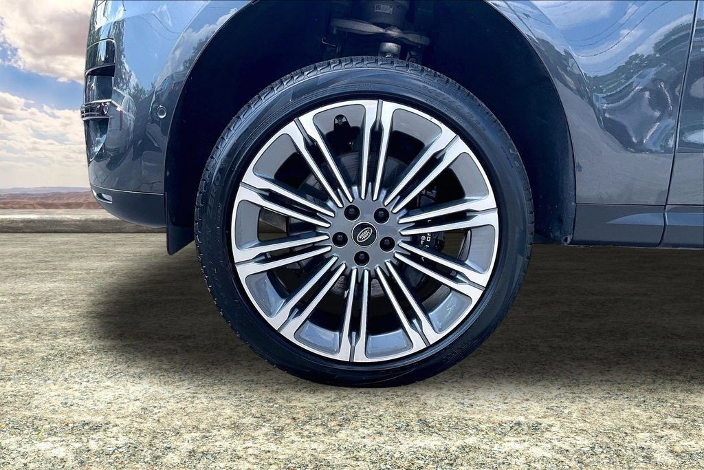 Used 2024 Land Rover Range Rover Sport SE AWD/4WD image 34