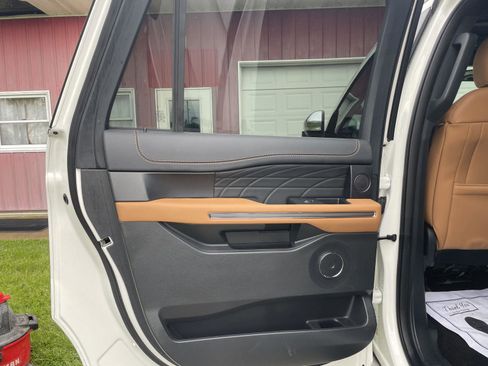 Used 2022 Ford Expedition Max Platinum AWD/4WD image 25