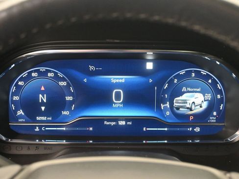 Used 2022 Chevrolet Tahoe Z71 w/ Luxury Package image 11