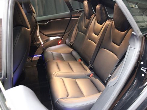 Used 2020 Tesla Model S Performance image 43