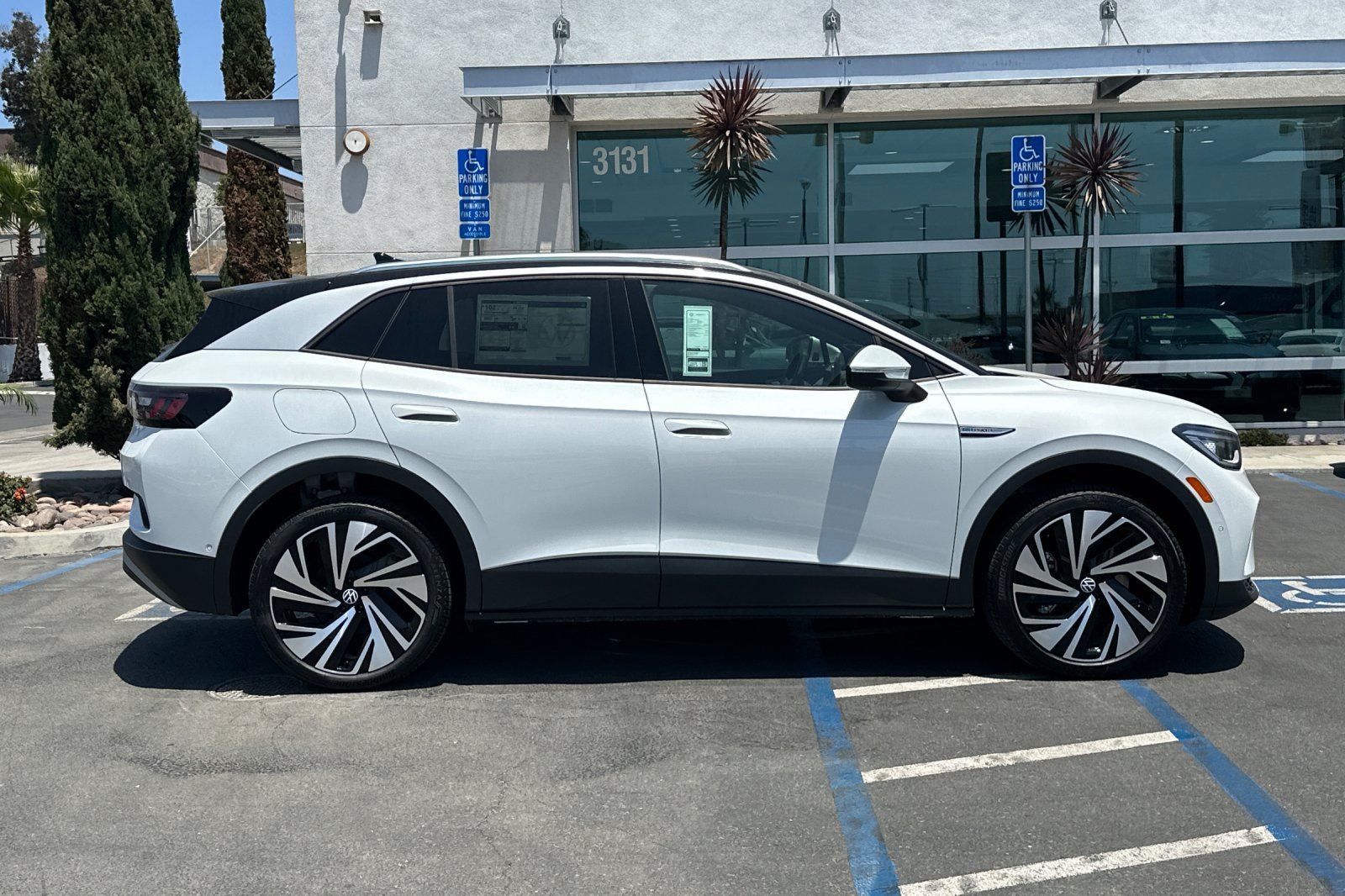 New 2026 Volkswagen ID.4 Pro S Plus AWD/4WD image 4