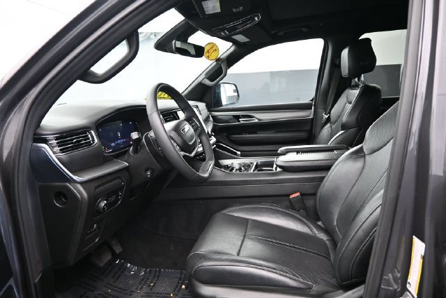 Used 2024 Jeep Wagoneer Series II AWD/4WD image 15