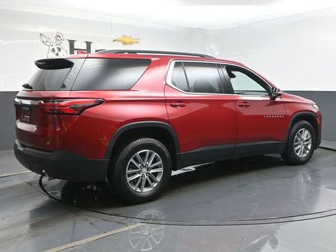 Used 2023 Chevrolet Traverse LT image 50