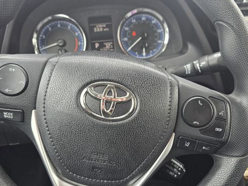 Used 2018 Toyota Corolla LE image 5