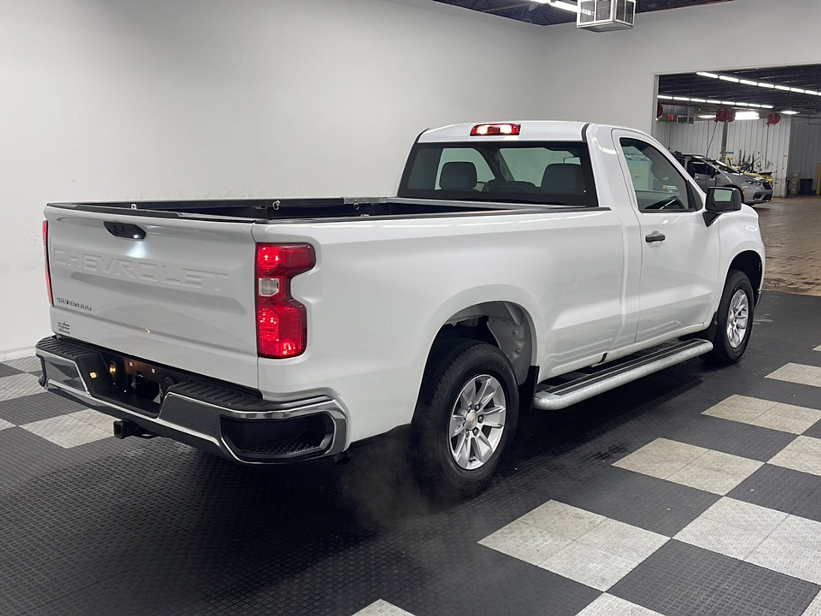 Used 2025 Chevrolet Silverado 1500 W/T RWD image 15