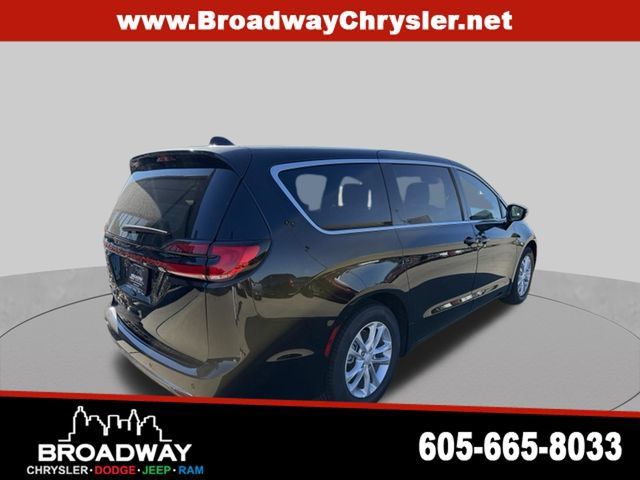 New 2027 Chrysler Pacifica Select FWD image 6
