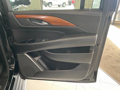 Used 2018 Cadillac Escalade ESV Luxury image 26