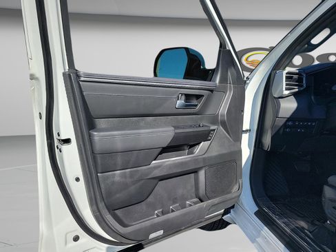 New 2025 Toyota Tundra Platinum image 29